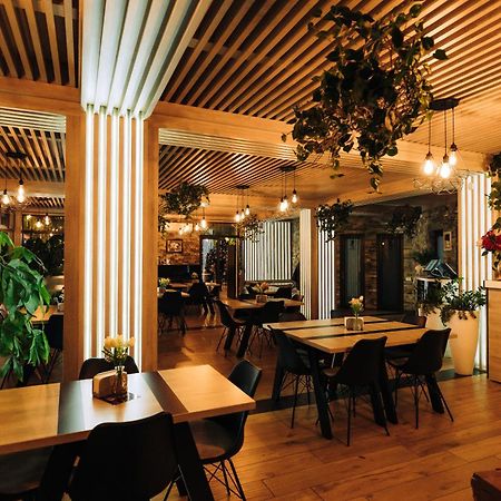 Hotel L'Invidia à Novaci-Străini Extérieur photo