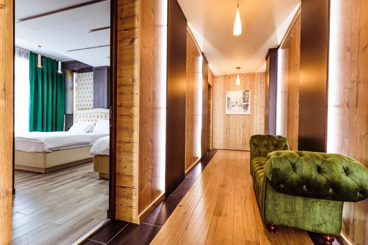 Hotel L'Invidia à Novaci-Străini Extérieur photo