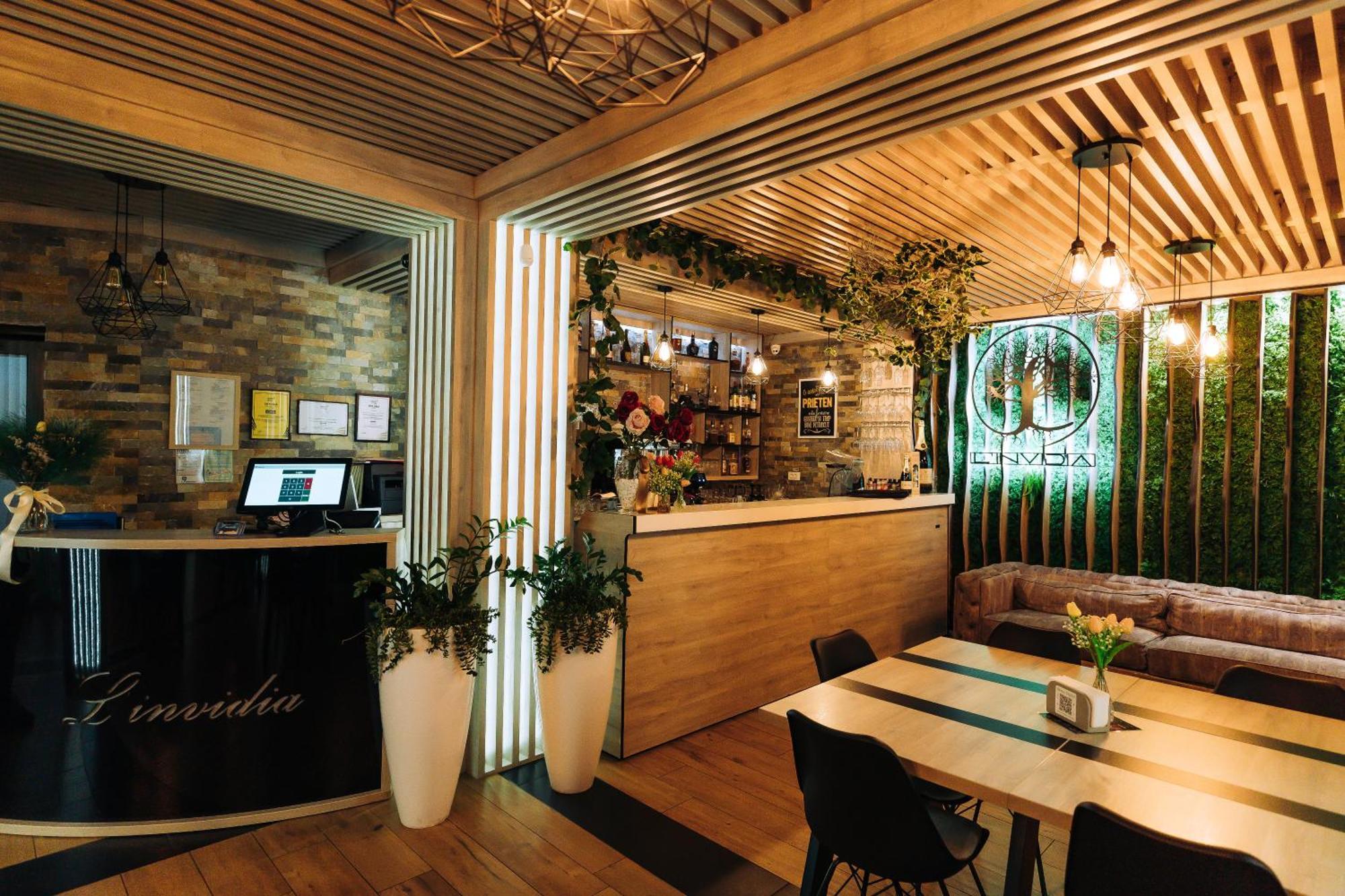 Hotel L'Invidia à Novaci-Străini Extérieur photo