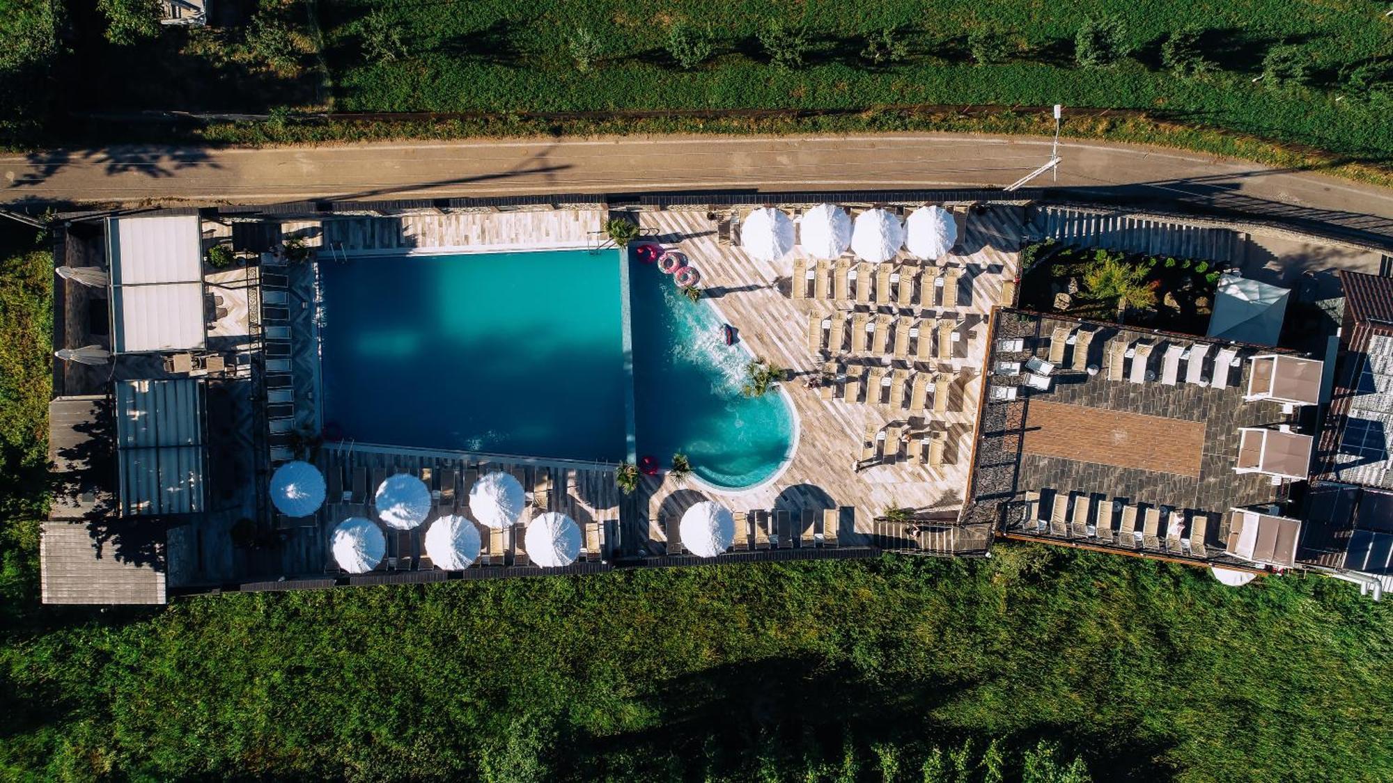 Hotel L'Invidia à Novaci-Străini Extérieur photo